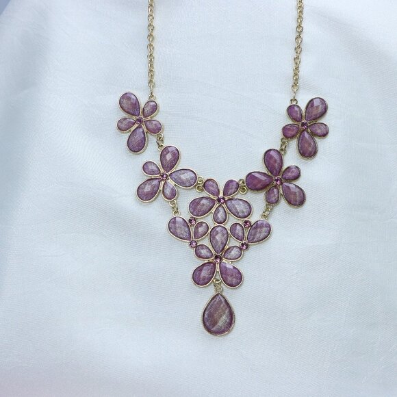 Jewelry - Purple Floral Statement Necklace | Gold-Tone Chain
